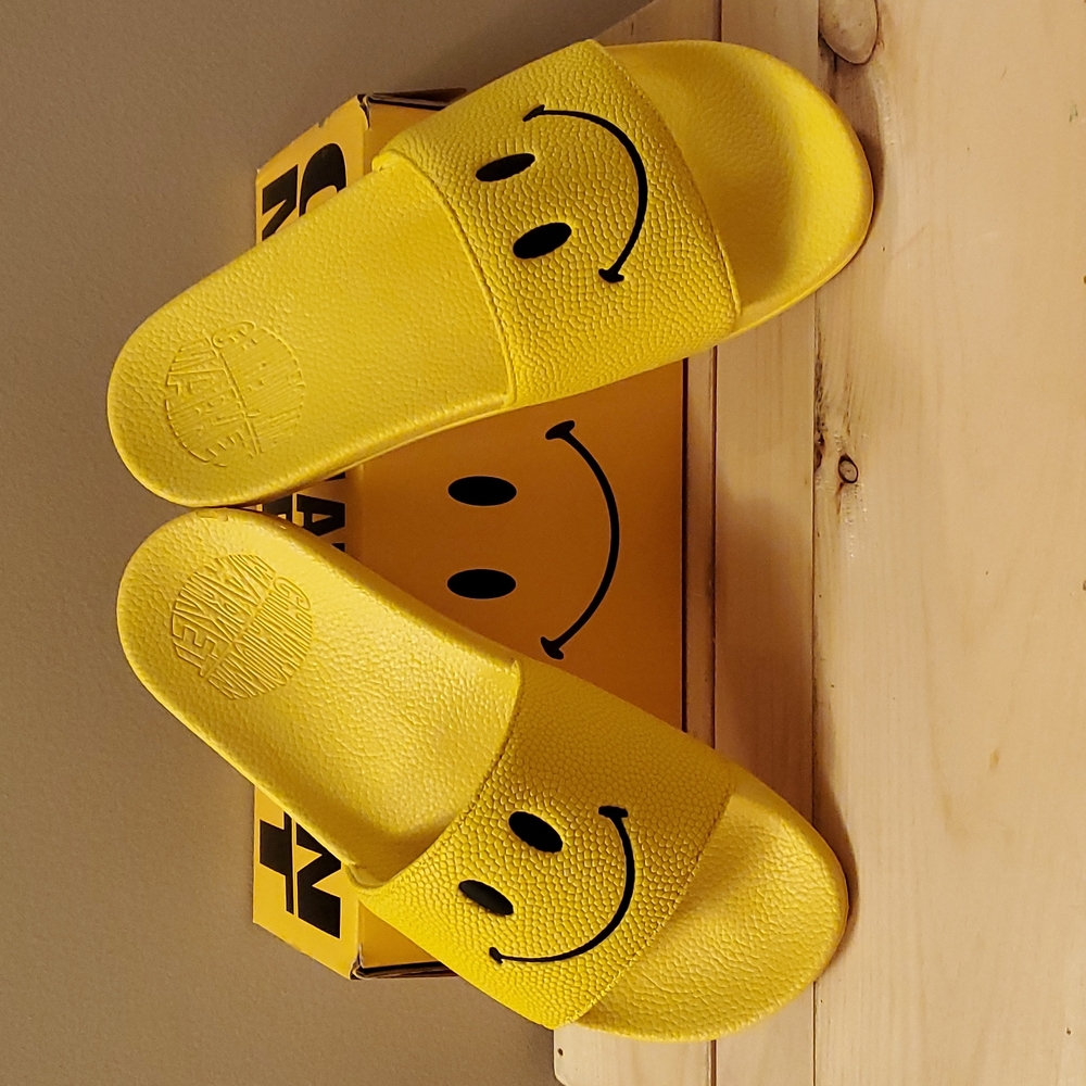 Chinatown Market Smiley Slides